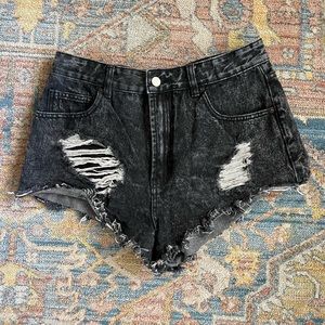 Forever 21 cut off shorts